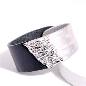 SAACHI Wild Ways Leather Bracelet NWOT